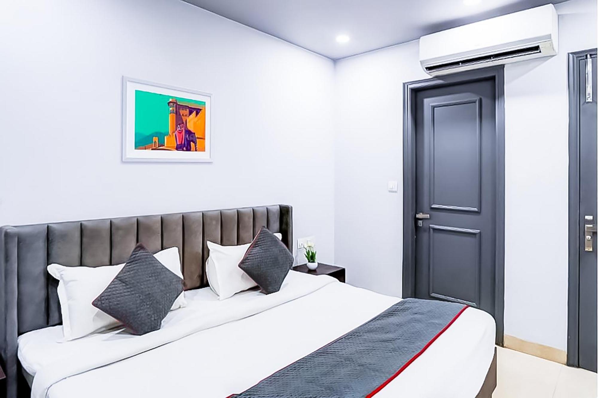 Family Rooms Inn - Shalimarbagh New Delhi Exterior photo